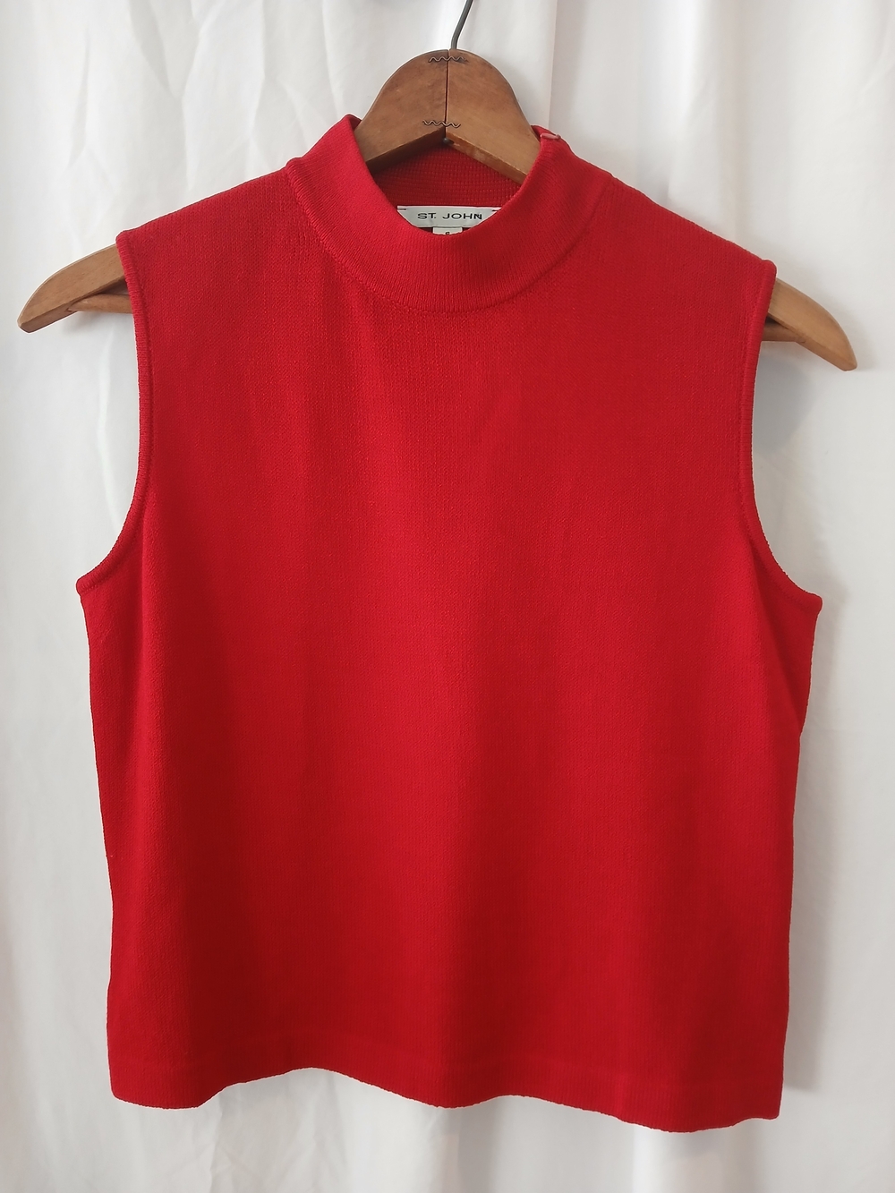 St. John Women’s Red Knit Crewneck Top career wear designer staple